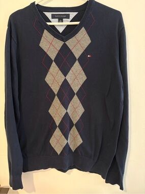 Tommy Hilfiger Navy Argyle V-Neck Cotton Sweater with Gray Diamond Design